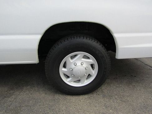 Used 2007 Ford E-350 and Econoline 350 Extended Super Duty image 16