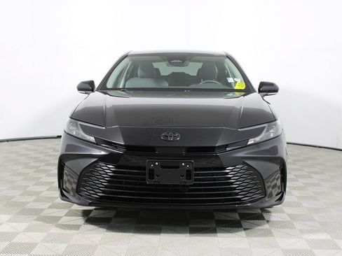 Used 2025 Toyota Camry LE w/ Convenience Package FWD image 2