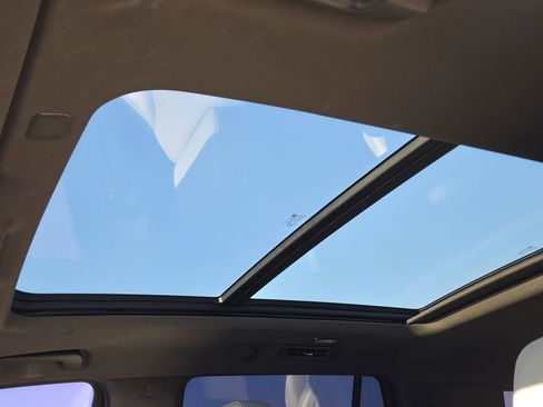 Used 2022 Chevrolet Tahoe LT w/ Luxury Package image 12