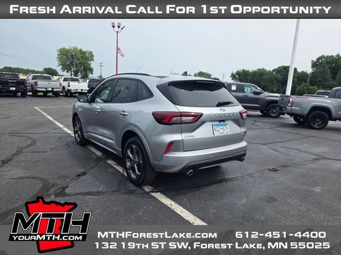 Used 2023 Ford Escape ST-Line w/ Tech Pack #1 AWD/4WD image 6