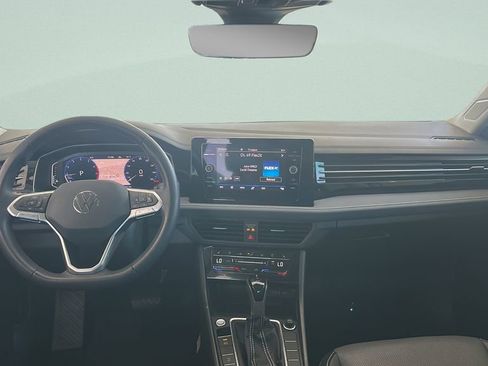 Used 2025 Volkswagen Jetta SEL image 11