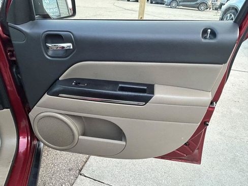Used 2015 Jeep Patriot Limited w/ Sun/Sound Group AWD/4WD image 16