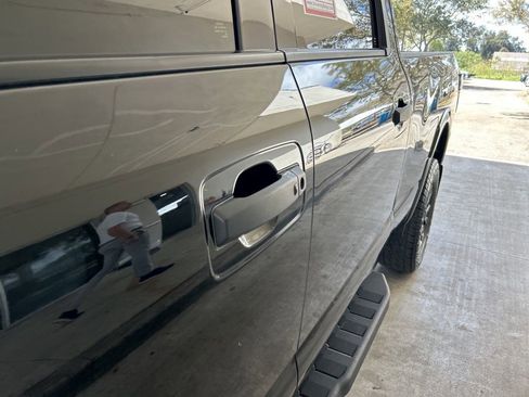 Used 2021 Nissan Titan PRO-4X w/ Pro-4x Convenience Package image 16