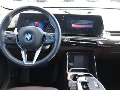 Used 2025 BMW X2 xDrive28i AWD/4WD image 14