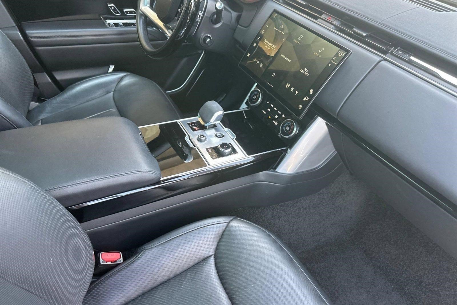 Certified 2023 Land Rover Range Rover Long Wheelbase SE AWD/4WD image 36