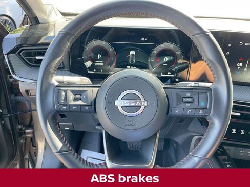 Certified 2025 Nissan Kicks SR image 26