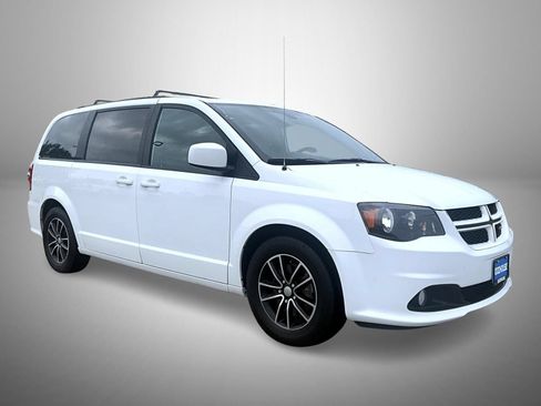 Used 2018 Dodge Grand Caravan GT FWD image 3
