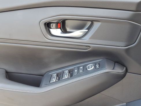 Used 2025 Honda Accord Sport image 27