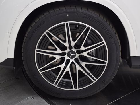 New 2025 Mercedes-Benz GLC 43 AMG 4MATIC image 11