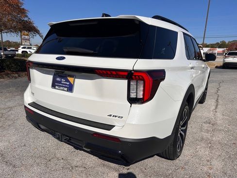 Certified 2025 Ford Explorer ST-Line image 3