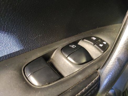 Used 2020 Nissan Rogue Sport S FWD image 27