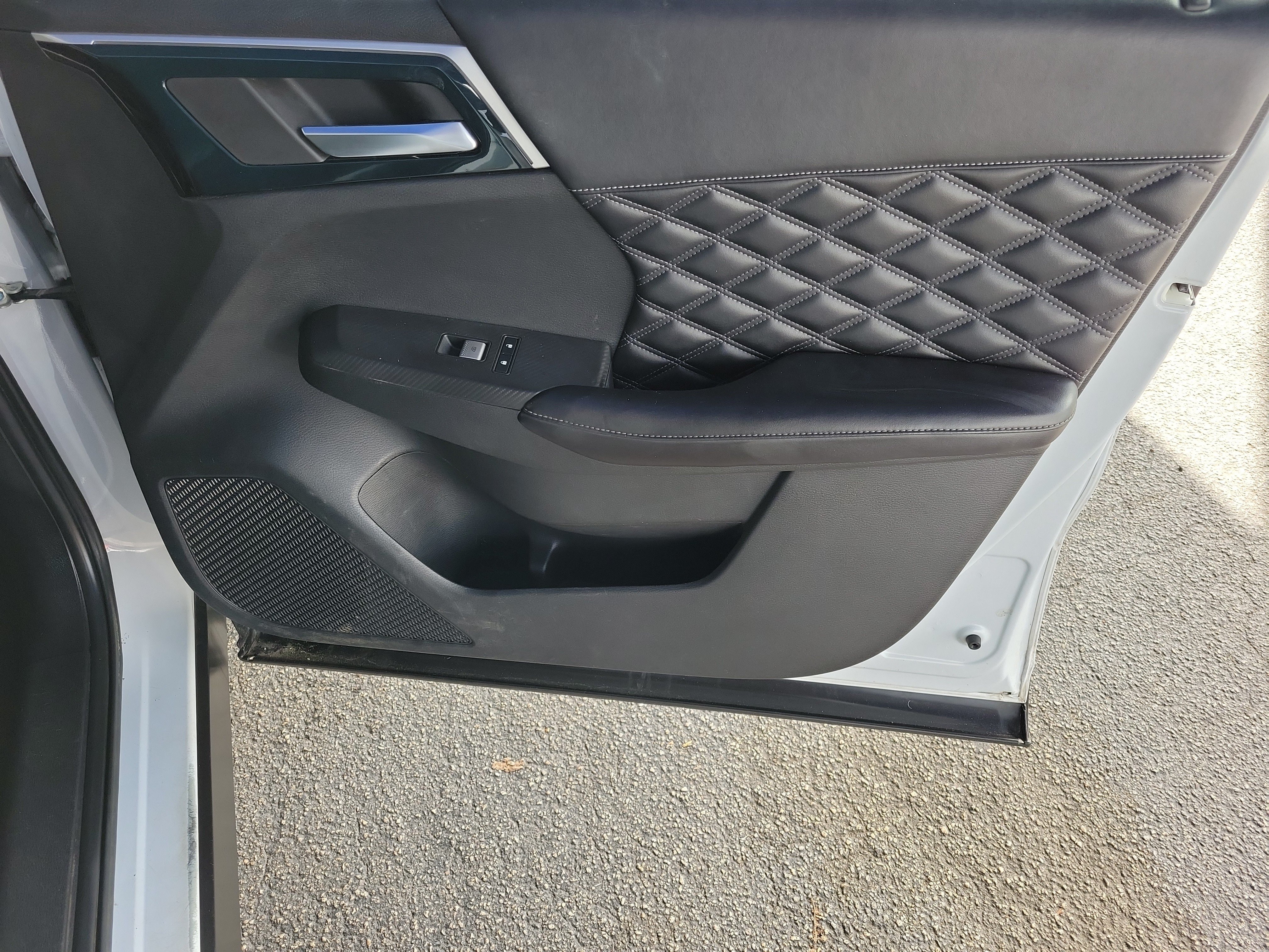 Used 2022 Mitsubishi Outlander SEL AWD/4WD image 11