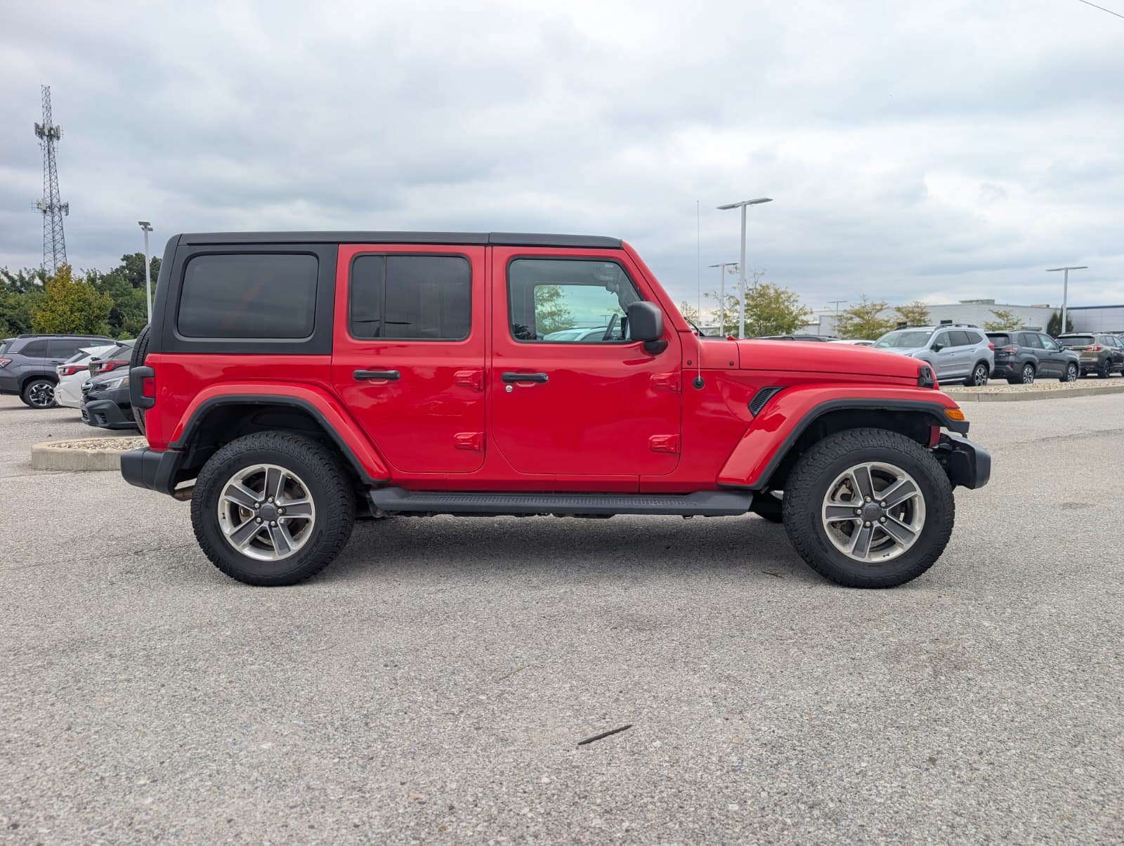 Used 2020 Jeep Wrangler Unlimited Sahara AWD/4WD image 6