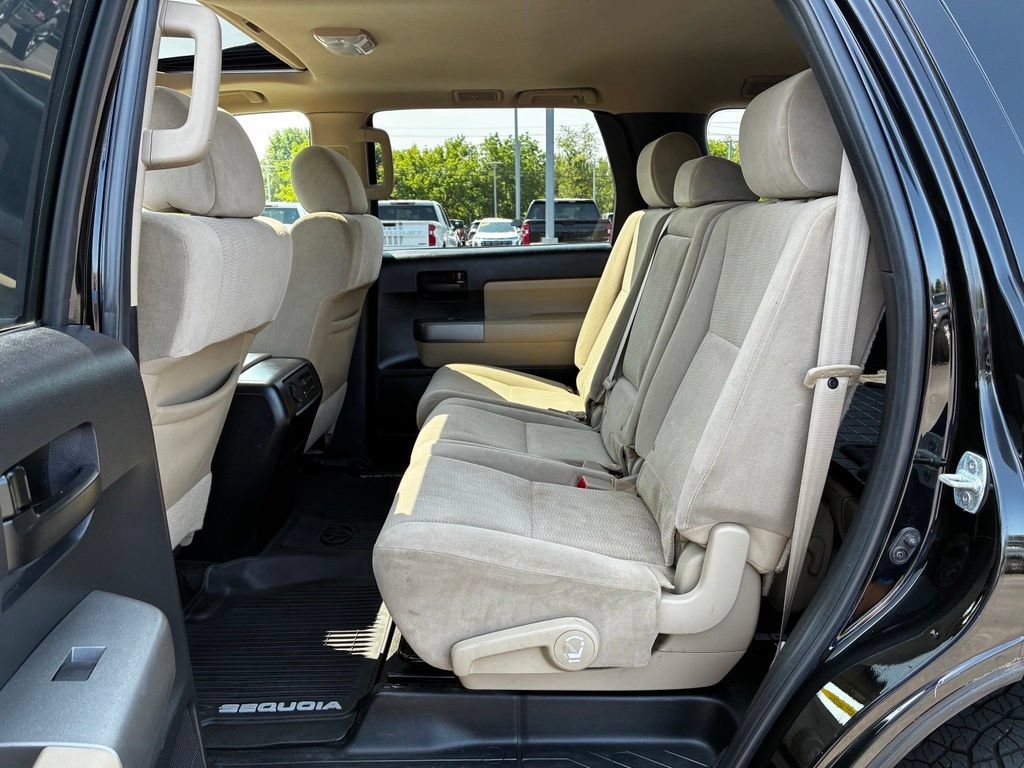Used 2017 Toyota Sequoia SR5 AWD/4WD image 35