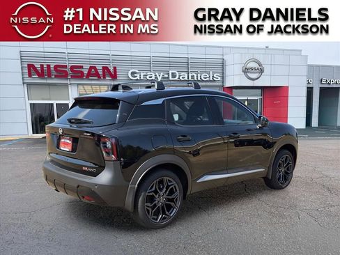 New 2025 Nissan Kicks SR image 4