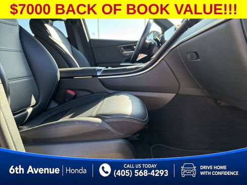 Used 2024 Mercedes-Benz GLC 300 4MATIC image 17
