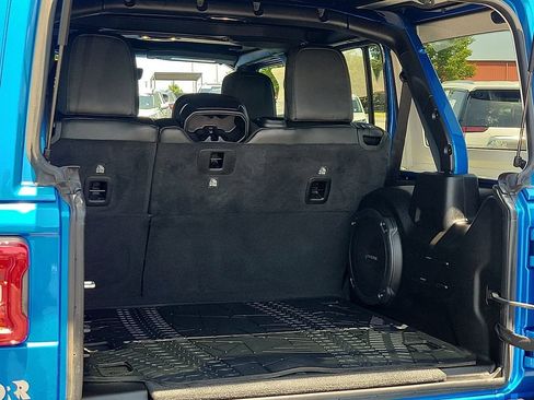 Used 2022 Jeep Wrangler Unlimited Rubicon AWD/4WD image 8