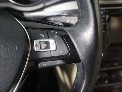 Used 2016 Volkswagen Passat 1.8T R-Line w/ R-Line Lighting Package image 35