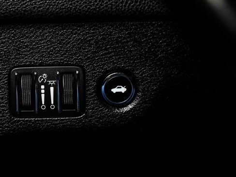 Used 2022 Chrysler 300 S RWD image 33