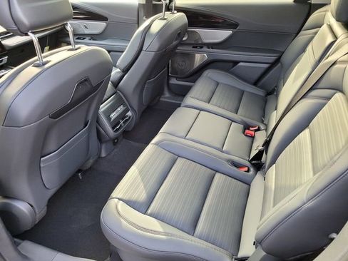 New 2026 Lincoln Nautilus Reserve image 16