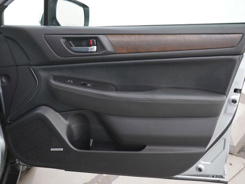 Used 2016 Subaru Outback 2.5i Limited image 12