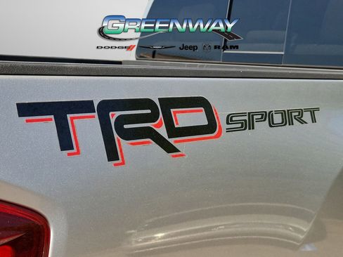 Used 2018 Toyota Tacoma TRD Sport w/ Technology Package image 27