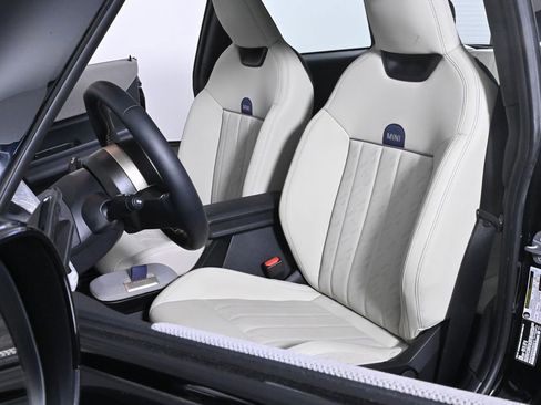 Certified 2025 MINI Cooper S image 25