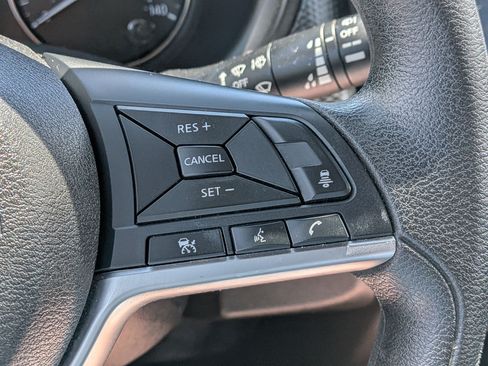 Used 2021 Nissan Kicks SV FWD image 18