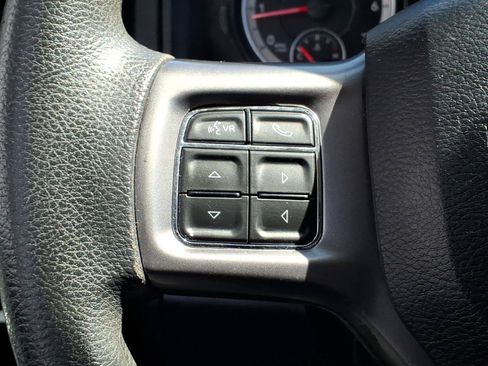 Used 2021 RAM 1500 Classic SLT AWD/4WD image 19