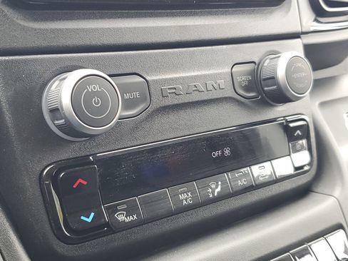 Used 2025 RAM ProMaster 2500 w/ Storage Group image 16