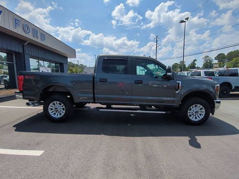 Used 2019 Ford F250 XL w/ STX Appearance Package AWD/4WD image 4