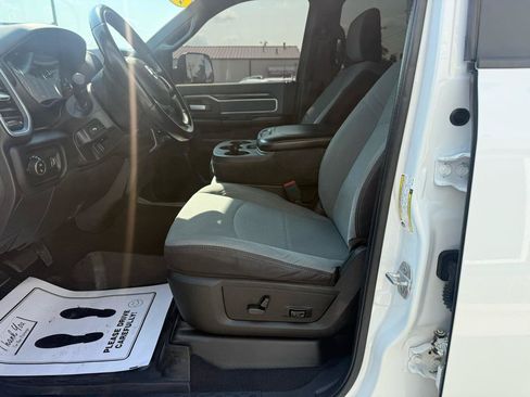 Used 2022 RAM 2500 Big Horn w/ Level 1 Equipment Group AWD/4WD image 11