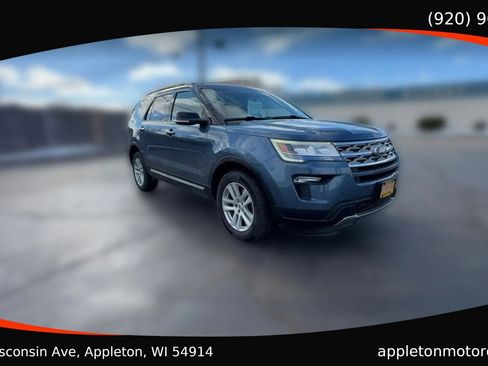 Used 2018 Ford Explorer XLT w/ Equipment Group 202A image 9