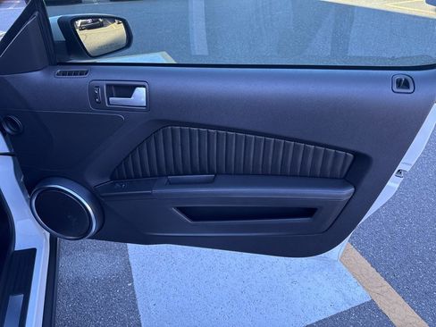 Used 2010 Ford Mustang Shelby GT500 image 26