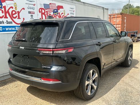 New 2025 Jeep Grand Cherokee Limited w/ Luxury Tech Group II image 3