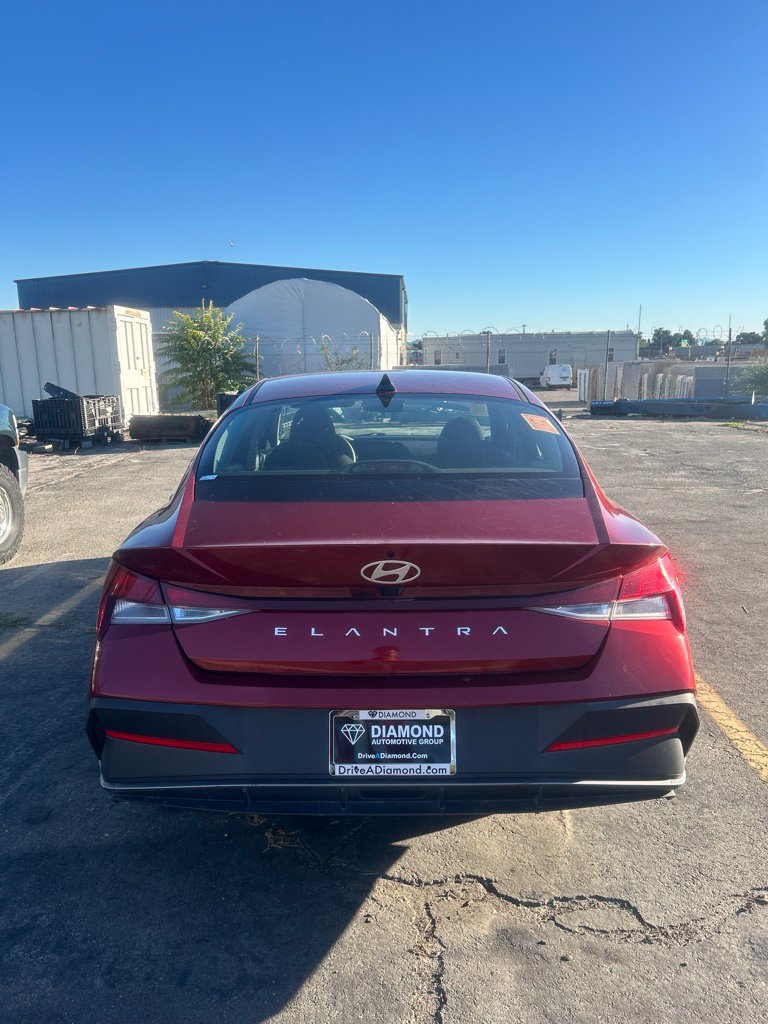 Used 2024 Hyundai Elantra SEL FWD image 6