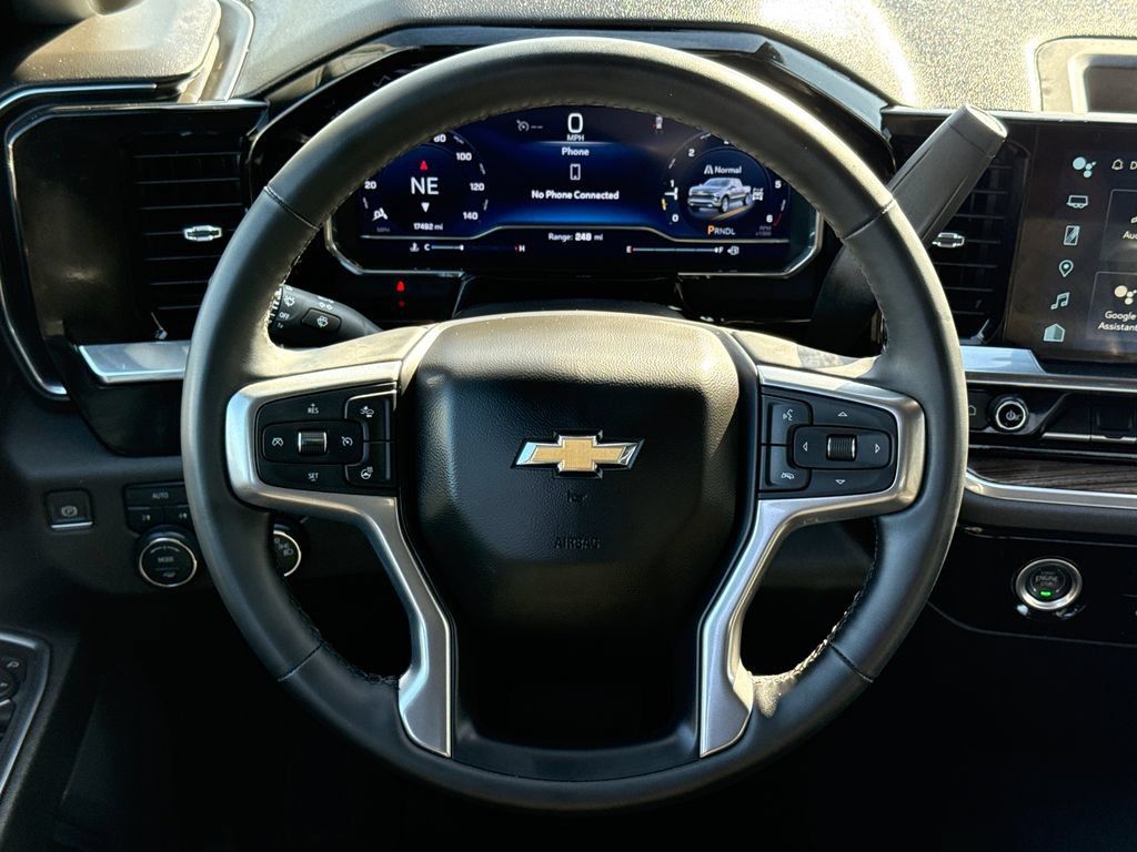 Used 2024 Chevrolet Silverado 1500 LT AWD/4WD image 11