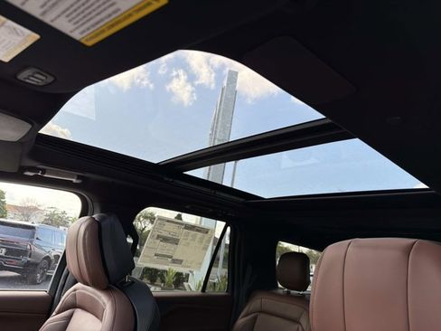 New 2026 Lincoln Navigator Reserve AWD/4WD image 31