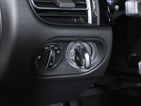 Used 2023 Porsche Macan Turbo AWD/4WD image 30
