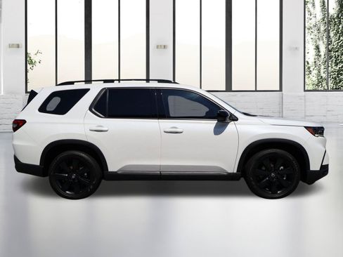 Used 2025 Honda Pilot Black Edition image 6