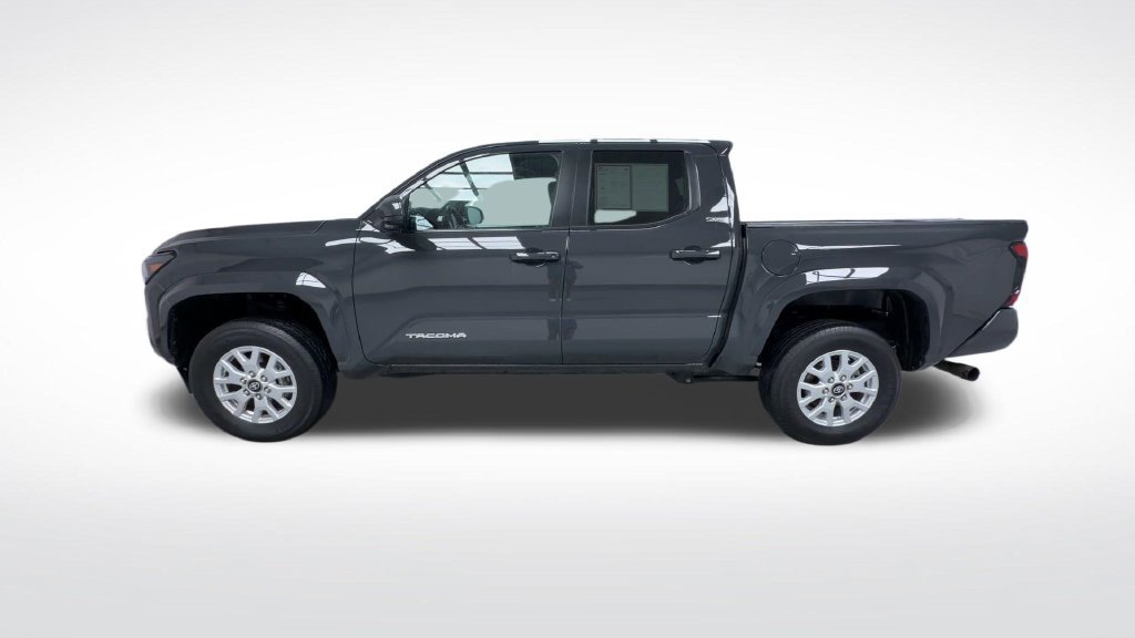 Certified 2024 Toyota Tacoma SR5 AWD/4WD image 6