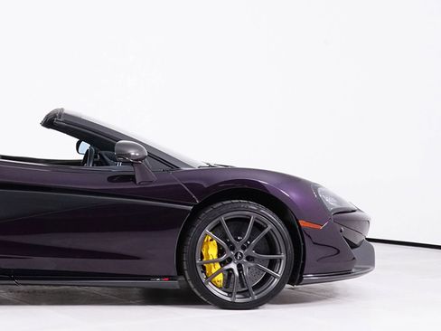 Used 2019 McLaren 570S Spider RWD image 16