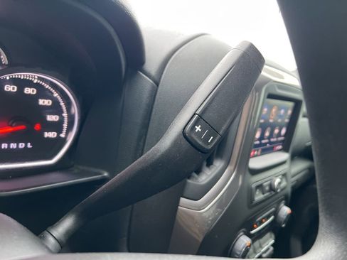 Used 2022 Chevrolet Silverado 2500 Custom w/ Custom Value Package image 15