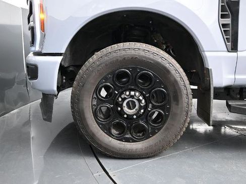Certified 2025 Ford F250 Lariat w/ Lariat Ultimate Package AWD/4WD image 12