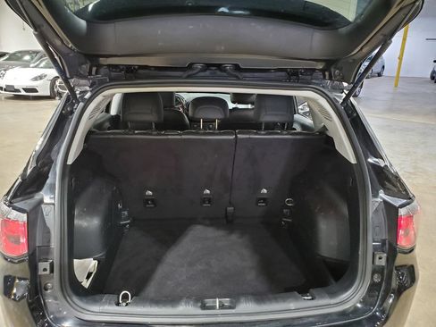 Used 2019 Jeep Compass Latitude FWD image 32
