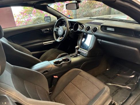 Used 2016 Ford Mustang V6 w/ Equipment Group 051A image 25