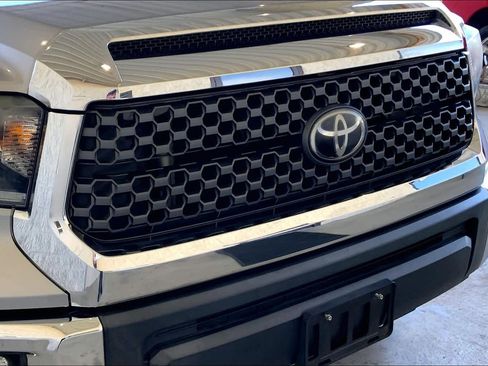 Used 2020 Toyota Tundra SR5 w/ SR5 Upgrade Package image 29