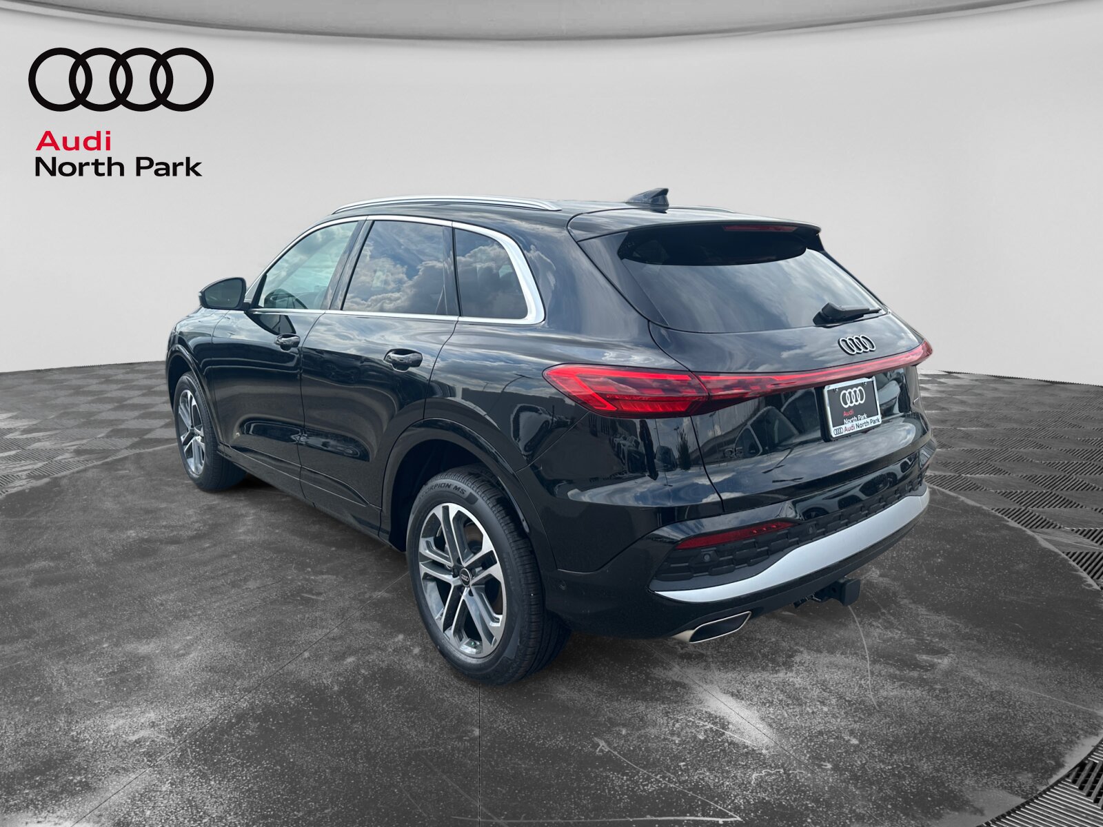 New 2026 Audi Q5 Premium Plus AWD/4WD image 3