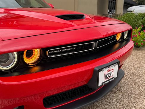 Used 2022 Dodge Challenger GT image 2