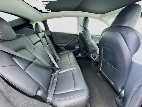 Used 2024 Tesla Model Y Long Range image 18